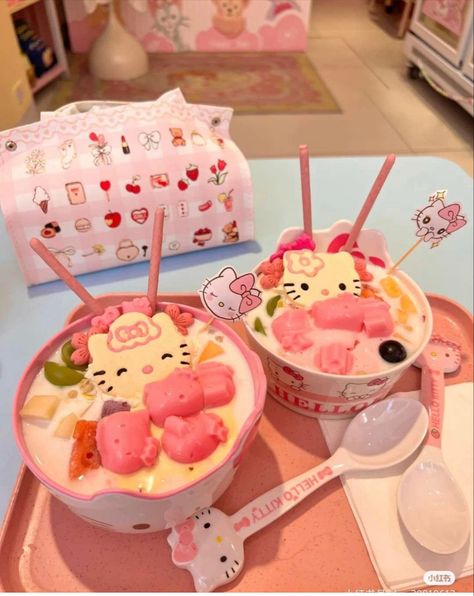 Japan Kawaii Aesthetic, Japanese Snacks Aesthetic, Harajuku Food, Cute Food Recipes, Cute Meals, Sanrio Food, Kue Macaroon, 헬로키티 �배경화면, Pastel Cupcakes