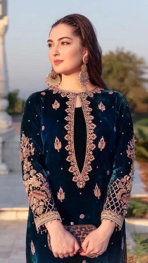 Velvet Dresses Design, Velvet Pakistani Dress, Velvet Suit Design, Desi Clothing, Modern Mehndi, Eastern Wear, Dresses Pakistani, Lawn Dresses, Pakistani Women