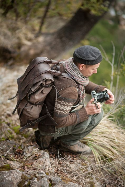 Notless Orequal, Pakol Hat, Bushcraft Backpack, Waxed Canvas Backpack, Canvas Backpacks, Bushcraft Gear, Backpack Outfit, Crow's Nest, Vintage Hipster