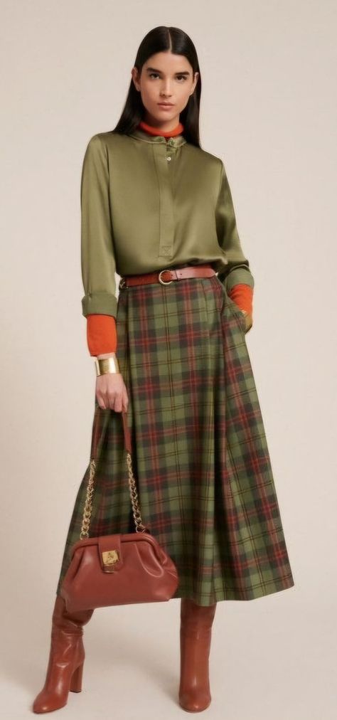 Tartan Fashion, 가을 패션, Plaid Skirt, Mode Vintage, Mode Inspiration, Fall Winter Outfits, Look Fashion, Skirt Fashion, Classy Outfits