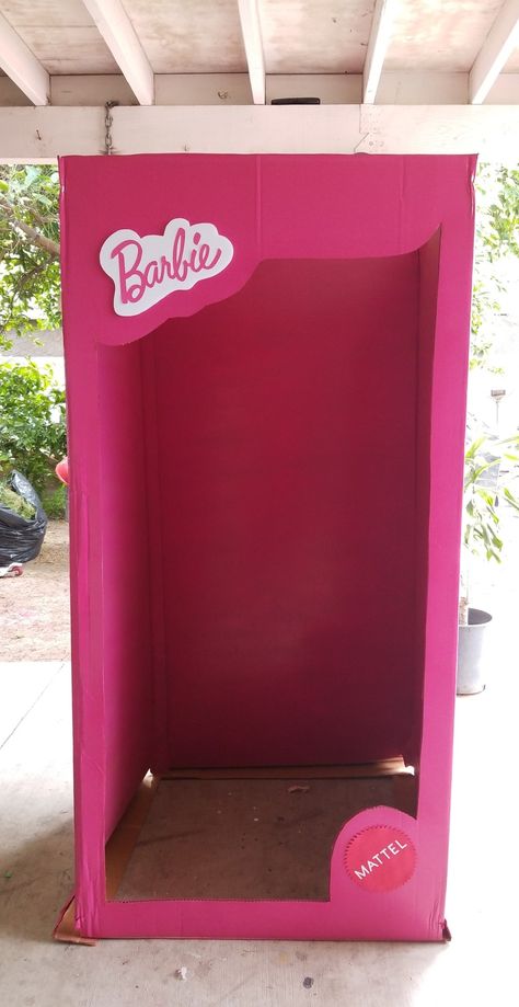 Barbie Boxes Diy, Barbie Float Parade, Trunk Or Treat Barbie, Barbie Float, Barbie Trunk Or Treat, Barbie Decorations, Barbie Pool Party, Barbie Party Decorations, Barbie Theme Party