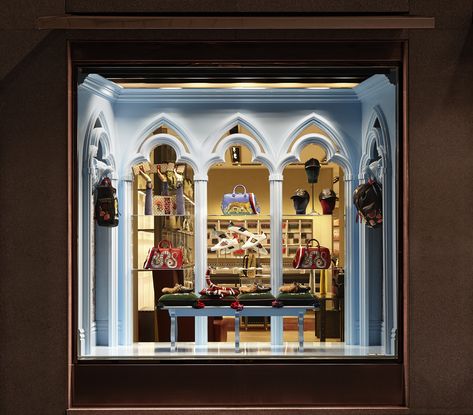 Gucci's Holiday Store Windows - BagAddicts Anonymous Gucci Window Display, Gucci Garden, Handbag Display, Clothing Store Interior, Gothic Windows, Office Interior Design Modern, Store Windows, Holiday Store, Store Interior