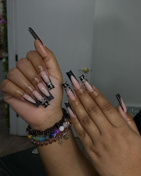 Read Nails, Black Acrylic Nail Designs, Glitter Nails Acrylic, Black French Tips, Acrylic Toe Nails, Black Acrylic Nails, Colored Acrylic Nails, Girly Acrylic Nails, French Tip Acrylic Nails