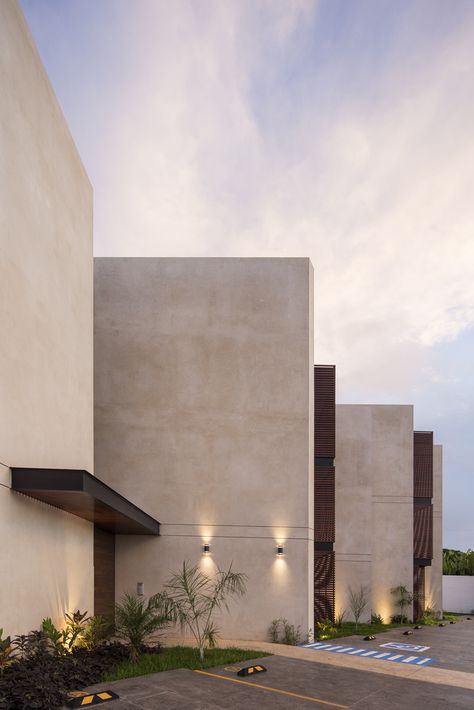 Contemporary Building, Modern Mexican, Design Exterior, Minimalist Architecture, Space Architecture, Facade Architecture, Architecture Portfolio, Modern Exterior, Facade House