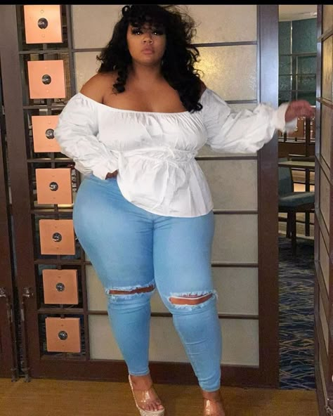 Plus Size Baddie, Plus Size Baddie Outfits, Look Plus Size, Curvy Fashionista, Big Girl Fashion, Plus Size Beauty, Plus Size Fashion For Women, Curvy Girl Fashion, Curvy Girl Outfits