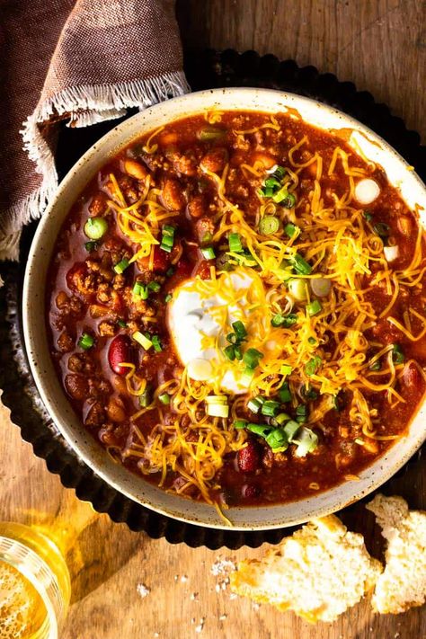 Best Venison Chili - Modern Farmhouse Eats Deer Chili Recipe, Venison Chili Recipe, Venison Chili, Beer Chili, The Best Chili, Deer Recipes, Best Chili, Chili Toppings, Deer Meat Recipes