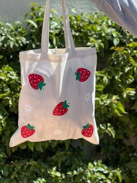 Painted Totes Ideas, Tote Bag Pattern Paint, Flower Tote Bag Painting, Cute Spring Tote Bag, Cute Strawberry Print Tote Bag, Summer Strawberry Print Bag For Daily Use, Summer Strawberry Print Bags For Daily Use, Cute Reusable Tote Bag, Tote Bag Design Ideas Paint