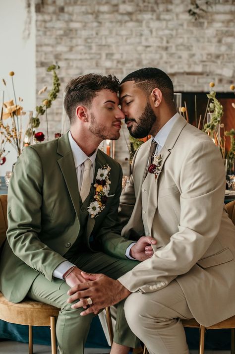 Mlm Weddings, Queer Wedding Photography, Wedding Masculine, Mlm Wedding, Gay Wedding Outfits, Gay Marriage Ideas, Gay Wedding Flowers, Queer Wedding Ideas, Gay Wedding Ideas Decor