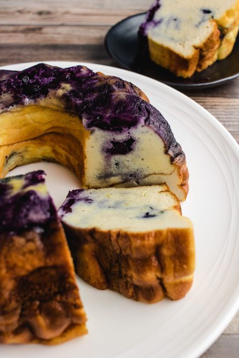 Marzipan Desserts, Egg Loaf Recipe, Coffee Cake Bundt, Egg Loaf, Lemon Blueberry Bundt Cake, Cake Almond, Desayuno Keto, Blueberry Coffee, Blueberry Coffee Cake