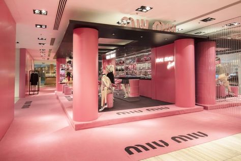 Miu Miu Disco pop-up store, Hong Kong » Retail Design Blog Business Office Design, Window Display Retail, Retail Space Design, Store Window Displays, Window Display Design, Retail Store Design, Retail Design Blog, Boutique Interior, Merchandising Displays