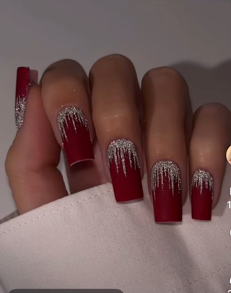 Red And Black New Years Nails, Red And Silver Sparkle Nails, Red With Silver Nails, Red And Glitter Nail Designs, Black Red Silver Nails, Burgundy Sparkle Nails, Red Nails With Silver Glitter, Burgundy Nails With Glitter, Red Glittery Nails