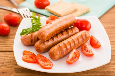 Homemade Chicken Sausage Recipes, English Breakfast Sausage, Homemade Chicken Sausage, Protein Calculator, Goose Recipes, Chicken Sausage Recipes, Sausage Wrap, Fried Sausage, Art Of Cooking