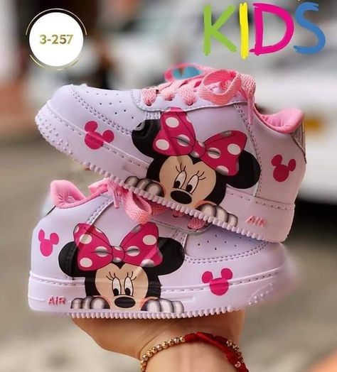 Custom Baby Shoes, Minnie Mouse Birthday Outfit, Minnie Mouse Shoes, Minnie Mouse Outfits, Toddler Girl Shoes, Pink Bows, Baby Outfits