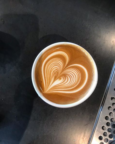 Heart Coffee Aesthetic, Coffee Board, Healthy Plan, Heart Coffee, Coffee Barista, Coffee Games, Coffee Obsession, Coffee Pictures, Coffee Heart