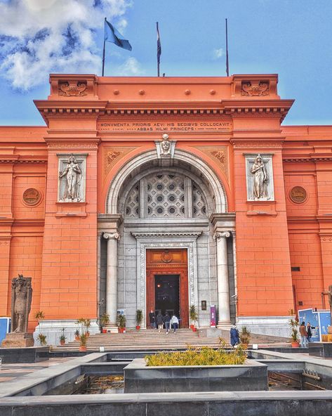 10 Must-See Things At The Egyptian Museum - Vanilla Papers African Museum, Cairo Museum, Egyptian Drawings, World Tourism Day, Egypt Museum, Museum Guide, Step Pyramid, Egyptian Museum, Luxor Temple