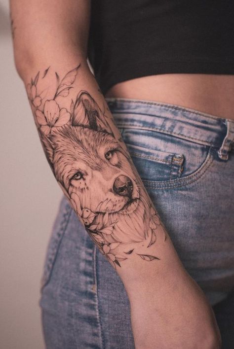 Arm Tattoos Wolf, Realistic Wolf Tattoo, Wolf Tattoos For Women, Realistic Wolf, Beautiful Wolf, Wolf Tattoo Sleeve, Clever Tattoos, Muster Tattoos, Wolf Tattoo Design