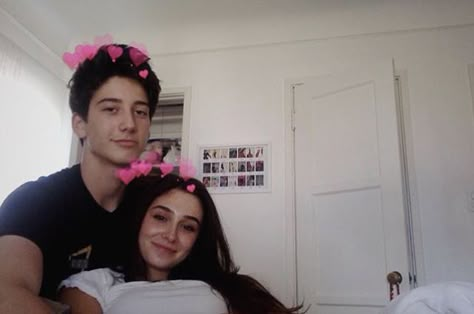 Milo Manheim, Meg Donnelly, Zombie Disney, Western Girl, Someone Told Me, Relationship Goals Pictures, Foto Ideas Instagram, Cute Relationship Goals, Couple Aesthetic