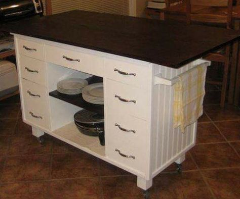 Old desk turned into an kitchen  island, Amazing!! Ideas Decorar Habitacion, Repurposed Desk, Desk Makeover Diy, Smart School House, Smart School, Old Desks, Diy Kitchen Island, Old Dressers, School House