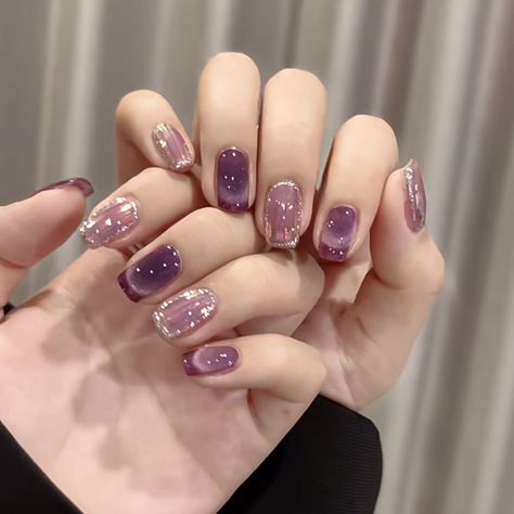 Korean Purple Nails, Cat Eye Purple Nails, Purple Cateye Nail, Lavender Jelly Nails, Winter Nails Purple, Mauve Nail Art, Classy Holiday Nails, Fall Cat Eye Nails, Cateyes Nails Design