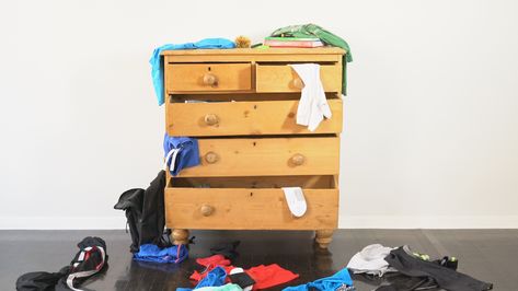 Do your child's executive functioning challenges mean messy, disorganized drawers and clothes everywhere? Try these tips to help get and keep drawers organized. Organize Dresser Drawers, Organize Dresser, Messy Drawer, Dresser Drawer Organization, Elementary Learning, Executive Function, Senior Home Care, Dresser Organization, Messy Room