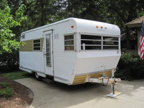 Vintage Camper 1950s Travelmaster ~ Rare ~ Mini Home Old Campers For Sale, Retro Campers For Sale, Small Campers For Sale, Used Campers For Sale, Vintage Trailers For Sale, Vintage Campers For Sale, Retro Rv, Retro Trailers, Camp Trailers