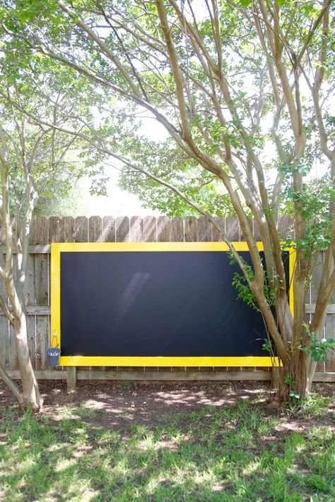 Outdoor Chalkboard, Pallet Playhouse, Diy Projects For The Home, Accent Wall Stencil, Large Chalkboard, Cedar Garden, Chalk Wall, Diy Chalkboard, Outdoor Classroom