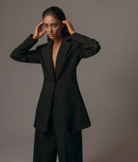 Blazer Photoshoot Women, Sleek Back Hair, High Fashion Photoshoot, Zara Models, Debut Photoshoot, Woman In Suit, Studio Portrait Photography, Clothing Aesthetic, Model Inspo