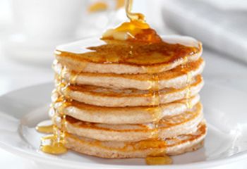 Wheat Pancake Recipe, Orange Pancakes, Homemade Maple Syrup, Pancake Mix Recipe, Maple Syrup Recipes, Whole Wheat Pancakes, Wheat Pancakes, Pancake Recipe Easy, Perfect Pancakes