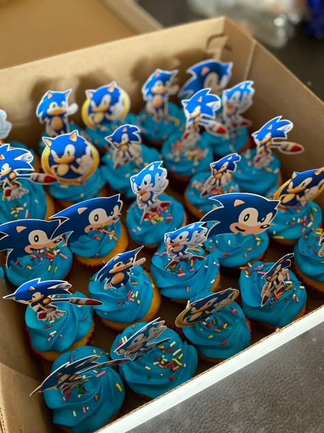 Sonic Cupcakes For Boys, Sonic Birthday Cupcakes, Cupcake Sonic, Sonic The Hedgehog Cupcakes, Pastel Sonic, Sonic Dash, Sonic Birthday, Party Boy, Boy Party