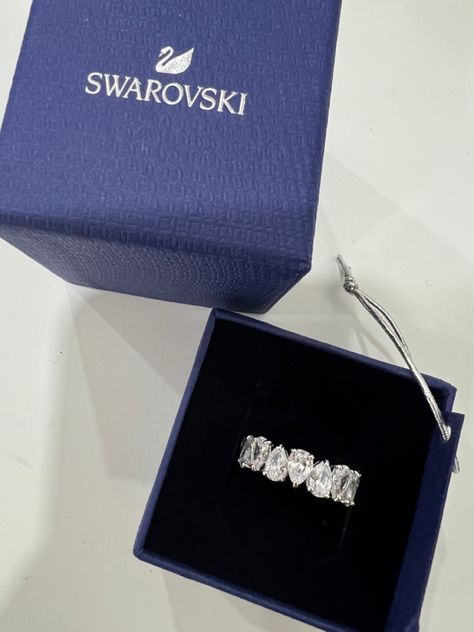 amazon link: https://amzn.to/3YxKdxq (affiliated) Swarovski Ring Engagement, Vittore Ring, Swarovski Vittore, Designers Jewelry Collection, Expensive Jewelry Luxury, Swarovski Ring, Amazon Link, Fancy Jewellery Designs, Luxe Jewelry