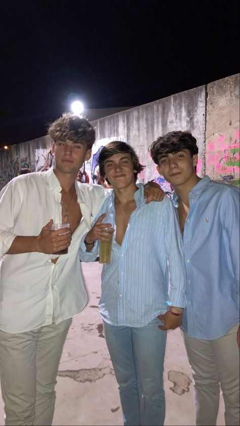 Outfits Betos Boy, Old Money Party Outfits Man, Party Outfits For Guys, Old Money Party Outfits, Frat Boy Style, Spain Boys, Frat Boy Outfits, Old Money Summer Outfits Men, Frat Boy Outfit