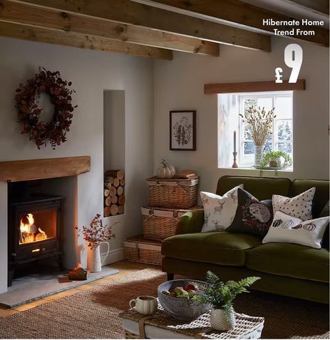 Country Lounge, Country Cottage Living Room, Cottage Lounge, Log Burner Living Room, Cottage House Interior, Country Cottage Living, Beams Living Room, Country Style Living Room, Cottage Fireplace