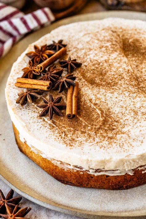 No Bake Chai Cheesecake, Chai Desserts, Chai Cake Recipe, Pies And Tacos, Brigadeiro Cake, Easy Quick Recipes, Chai Cake, Pastry Cream Filling, Cozy Bath