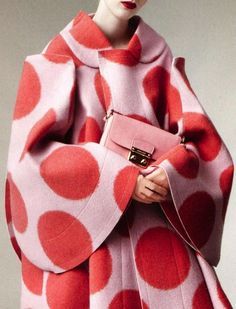 Mode Kimono, Vogue China, Looks Street Style, Red Polka Dot, Pink And Red, Mode Vintage, Polka Dot Print, Mode Inspiration, Dot Print