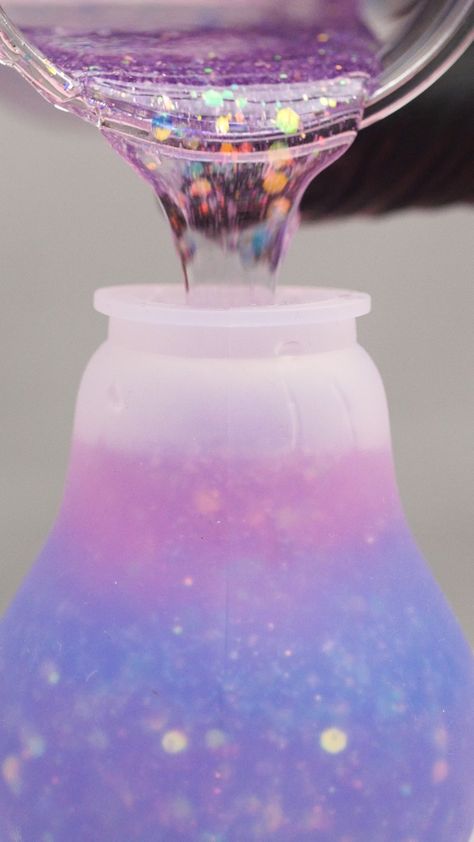 Pretty Halloween Pumpkins, Galaxy Resin Art, Resin Galaxy, Halloween Jewelry Diy, Creative Vibes, Halloween Pumpkin Crafts, Light Bulb Crafts, Resin Light, Pastel Galaxy