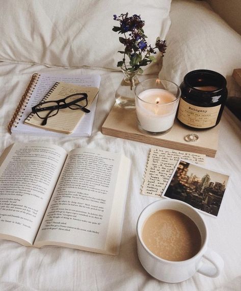 Its time to read good books Outfit 2020, An Open Book, Bookstagram Inspiration, Foto Tips, Cozy Aesthetic, Blogger Tips, Studying Inspo, A Cup Of Coffee, Coffee And Books