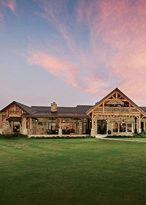 Texas Ranch Style Homes, Houses In Texas, Texas Ranch House, Texas Ranches, Texas Ranch Homes, Texas Style Homes, Rustic Country Homes, Ranch Houses, Ranch House Exterior