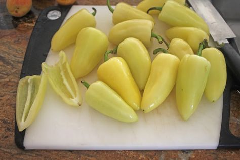 Yellow Chili Pepper Recipes, Mariachi Pepper Recipe, Yellow Jalapeno Peppers, Stuffed Yellow Peppers, Yellow Pepper Recipes, Stuff Pepper, Yellow Chili Peppers, New Mexico Chili, Sausage And Bacon