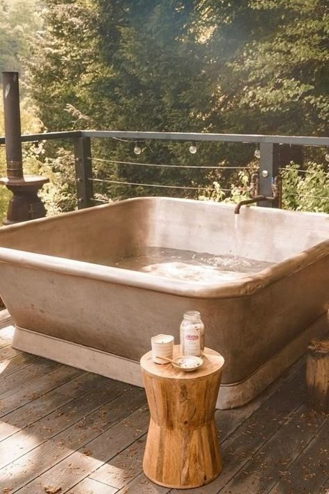 Soho House Hotel, Outside Bathtub, Spa Baths, Babington House, Outdoor Bathtub, Rustic Bath, Copper Bath, Outdoor Tub, Outdoor Baths