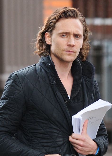 Loki Tom Hiddleston long hair had edit Loki Avengers, Thomas William Hiddleston, Marvel Actors, Loki Marvel, Loki Thor, Loki Laufeyson, Man Thing Marvel, Tom Hiddleston Loki, The Perfect Guy