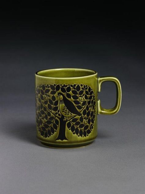 Mug titled 'Partridge beaker', earthenware with screen-printed decoration, designed by William John Clappison, manufactured by Hornsea Pottery Co. Ltd., England, ca. 1968-1970. John Clappison, Retro Pottery, Hornsea Pottery, Pottery Design, Vintage Crockery, Ceramics Art, Best Coffee Mugs, English Design, Vintage Kitchenware