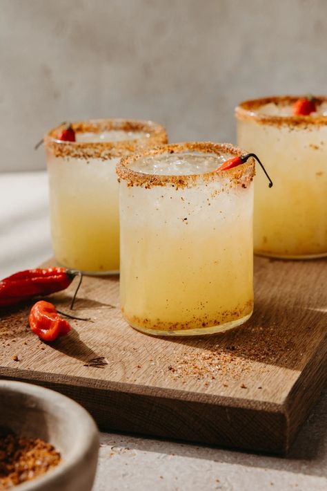 A Spicy Margarita Recipe for Spring and Summer Sipping Margarita Cocktail Recipes, Spicy Margarita Recipe, Cocktail Recipes Tequila, Best Margarita, Best Margarita Recipe, Mezcal Margarita, Spicy Cocktail, Frozen Watermelon, Healthy Cocktails