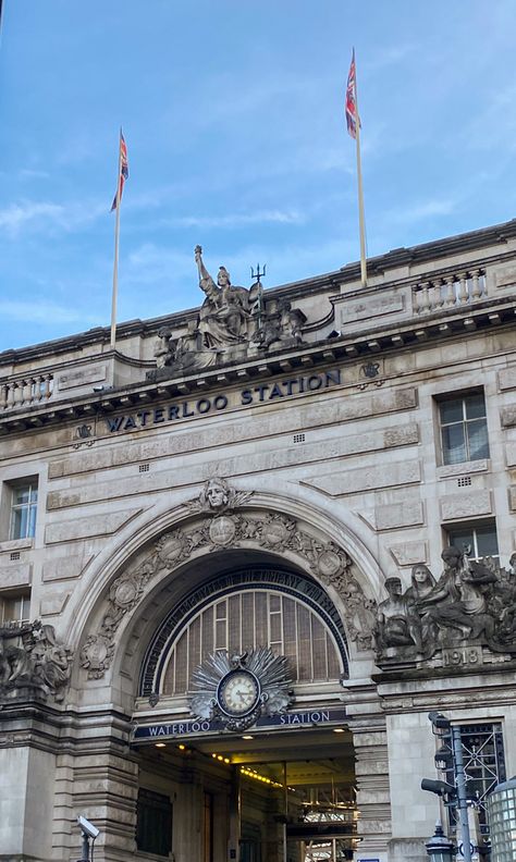 London Police Station, Waterloo Station London, Waterloo London, Waterloo Station, Waterloo Road, English Surnames, London Police, German English, Police Station