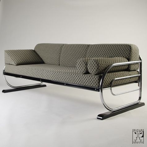 Tubular steel couch/daybed in Aeronautic Streamline Design by ZEITLOS – BERLIN Steel Couch, Couch Art, Iron Furniture Design, Steel Furniture Design, Steel Sofa, Art Deco Sofa, Daybed Design, Stainless Steel Furniture, Welded Furniture