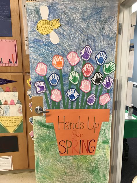 Spring Classroom Decorations Door, Spring Class Door Ideas, Preschool Door Decorations Spring, May Preschool Door Ideas, Door Decorations Classroom Spring, Decorating Ideas For Daycare Infant Room, Welcome Spring Crafts, Spring Pre K Door Ideas, Spring Daycare Door Ideas