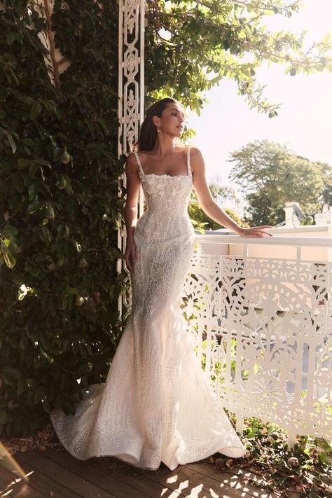 Leah Da Gloria Boheme | Poppy Wedding Dress Check more at https://beautyfashionideas.com/bridal/leah-da-gloria-boheme-poppy-wedding-dress/ Poppy Wedding Dress, Poppy Wedding, Leah Da Gloria, Classy Wedding Dress, Pretty Wedding Dresses, Cute Wedding Dress, Neutral Bedroom, Dream Wedding Ideas Dresses, Wedding Goals