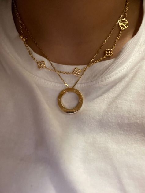 Cartier Necklace Aesthetic, Cartier Necklace Gold, Pearl Diamond Necklace, Cartier Necklace, Bvlgari Jewelry, Expensive Jewelry Luxury, Fancy Jewellery Designs, Luxe Jewelry, Belt Jewelry