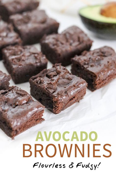 Avocado Brownies Healthy, Lighter Desserts, Brownies Healthy, Brownies Fudgy, Avocado Dessert, Avocado Brownies, Delicious Brownies, 100 Calories, Avocado Recipes