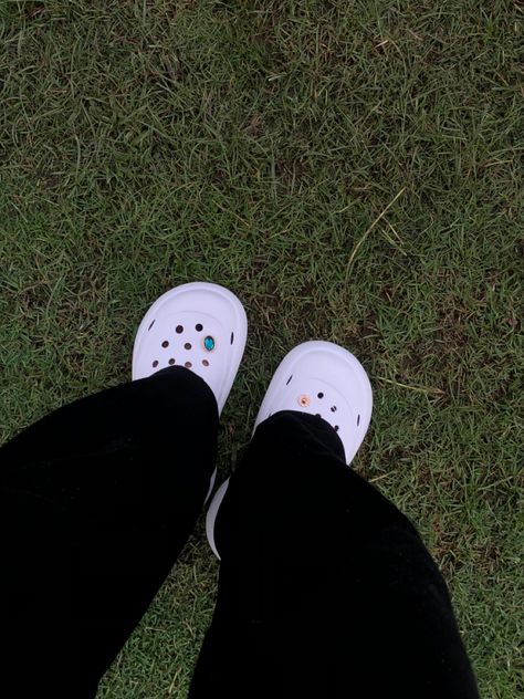 Crocs Snapchat, Legend Cat, Crocs Aesthetic, Creative Snaps, Attitude Bio, Free Android Wallpaper, Snap Pics, Couples Hidden Face Pics, Creative Snaps For Snapchat