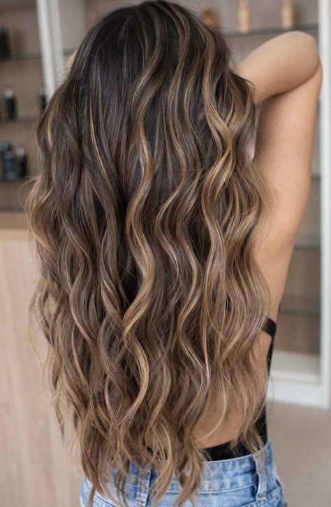 Blonde With Darker Roots, Warm Honey Blonde, Shadow Roots, Light Brunette Hair, Balayage Hair Caramel, Blonde Ombré, Rambut Brunette, Blond Ombre, Highlight Ideas